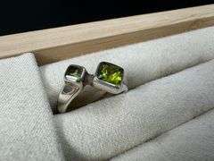 Sterling Silver Natural Peridot Gemstone Ring Size 6