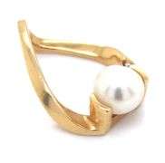 14kt Yellow gold white freshwater pearl pendant