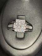 CERTIFIED LADIES 14K WHITE GOLD AND DIAMOND RING