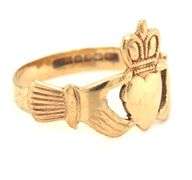 9kt Yellow gold crown two hands and a heart ring