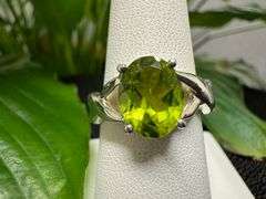 Sterling Silver 925 Natural Gemstone Peridot Ring Size 9