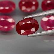 Deep color in this heavy 6.50ct PIGEONS BLOOD Ruby set!!!