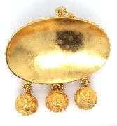 18kt Yellow gold Carnelian carved pendant