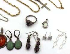Group lot of Vintage 925 sterling silver jewelry