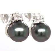 18kt White gold Tahitian and diamond earrings