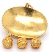 18kt Yellow gold Carnelian carved pendant