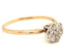 10kt Yellow gold flower style diamond ring