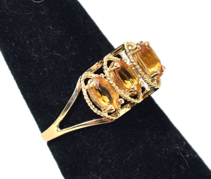 Beautiful 10k Yellow Gold Citrine Gemstone Ring