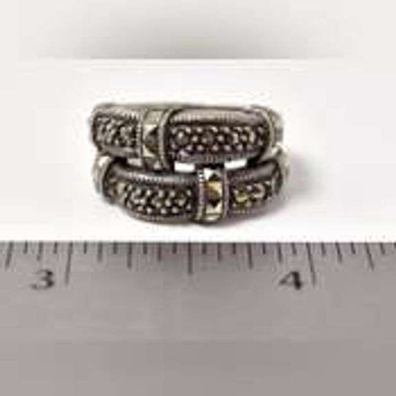 Marcasite Gemstone Ring in Sterling Silver.