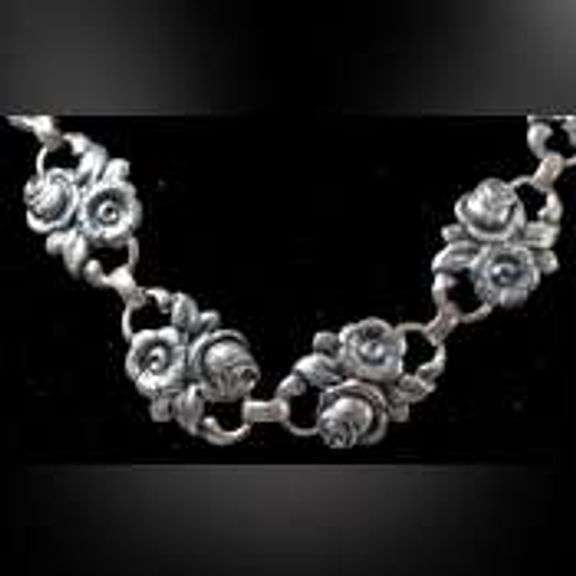 Rose and Flower Link Necklace in Sterling Silver.