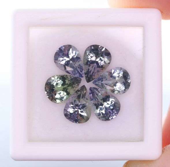 Premium all natural jewelers grade 4.14ct Tanzanite set!