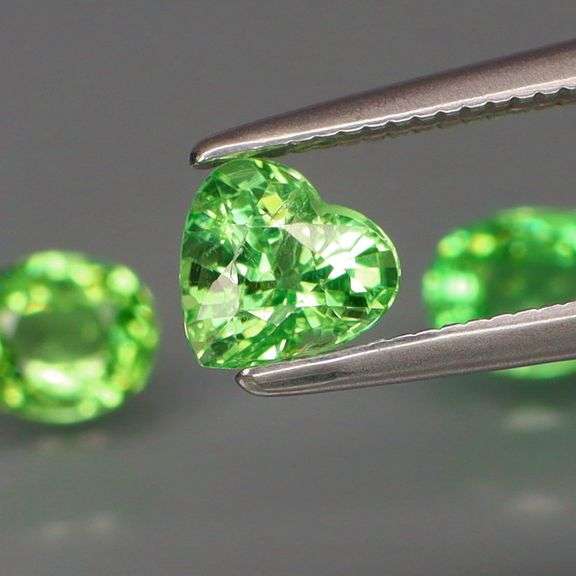 2.31ct mixed parcel of REAL Tsavorite Garnets!