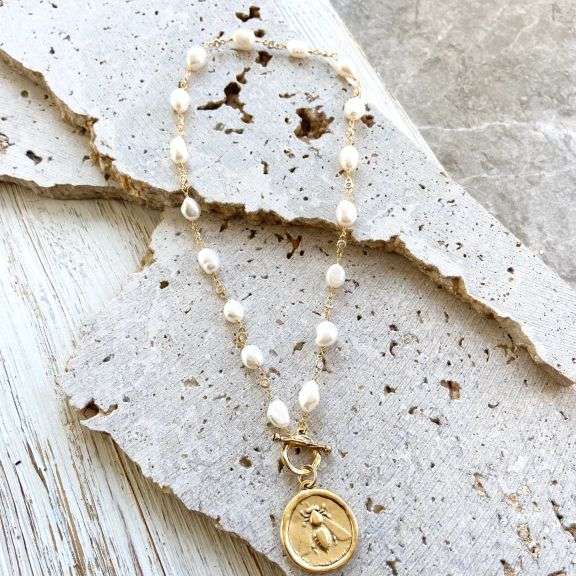 Queen Bee Pearl Necklace Boutique Salon Bee Jewerly Trendy