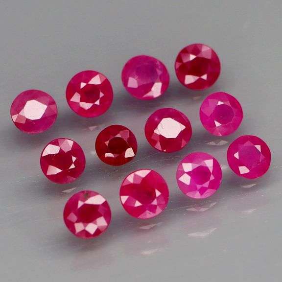 Collectors 3.90ct PIGEONS BLOOD Burmese Ruby set!!!