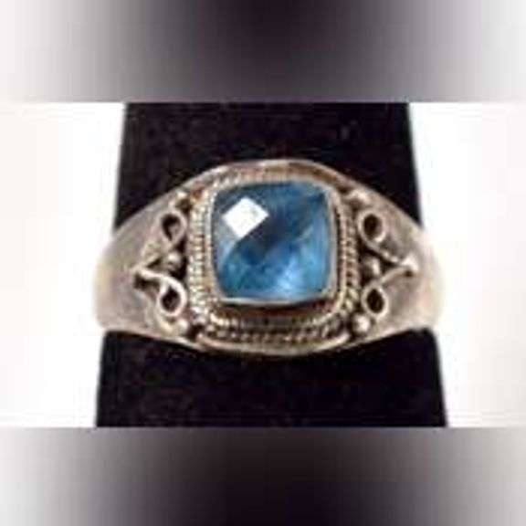 Blue Topaz Gemstone Ring in Sterling Silver.