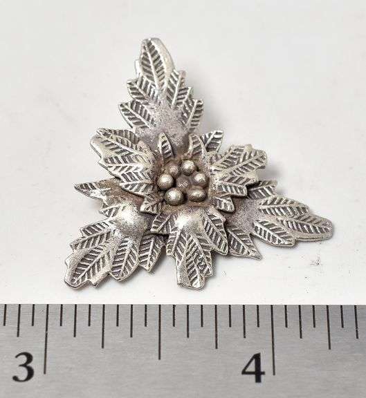 Flower Pendant in Sterling Silver