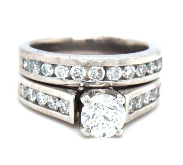 14kt White gold 0.78ct round brilliant cut in 0.65ctw diamond wedding set