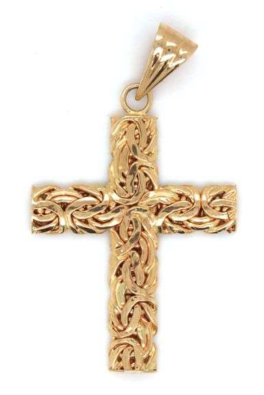 Stylish 14k Yellow Gold Cross Pendant