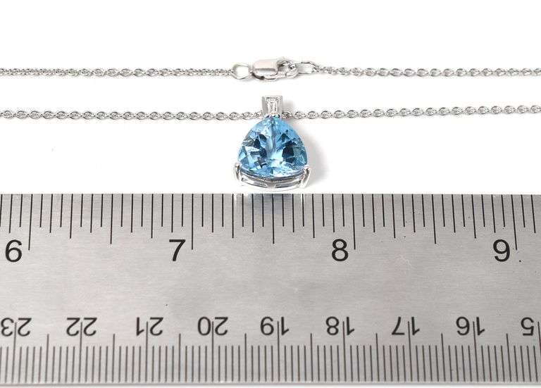 Dazzling 14K white Gold Blue Topaz Gemstone Pendant Necklace