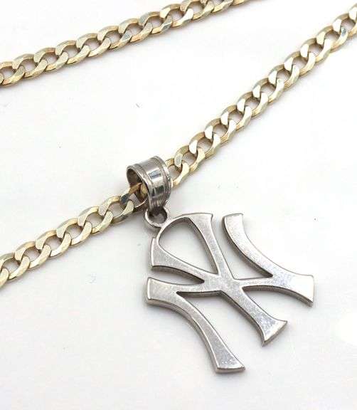 925 Sterling silver New York Yankess pendant on chain