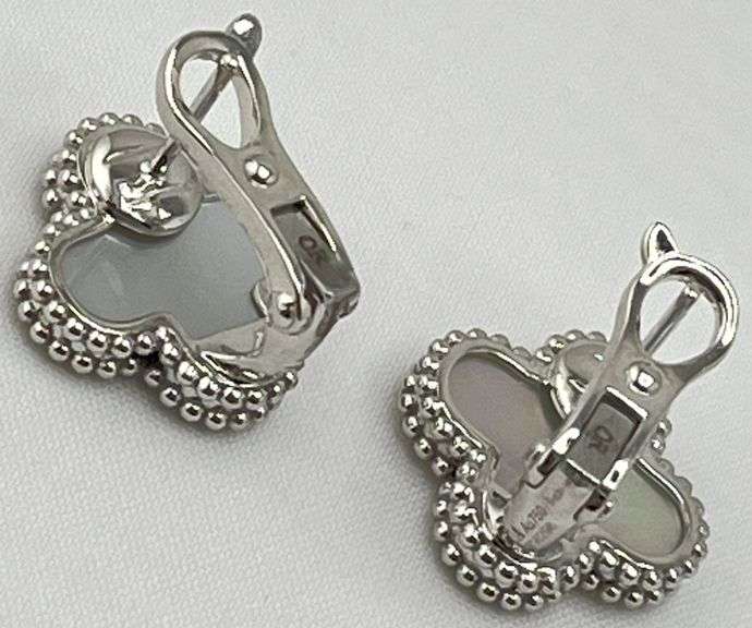 18KT White Gold White Mother Of Pearl Clover Earrings