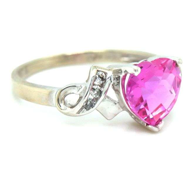 Feminine 10K WG Heart Shaped Pink Corundum Ring