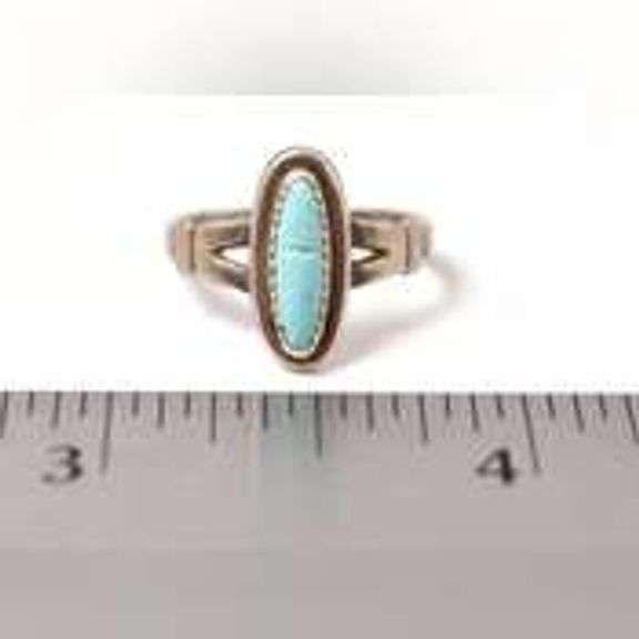 Turquoise Gemstone Ring in Sterling Silver.