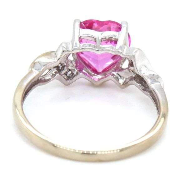 Feminine 10K WG Heart Shaped Pink Corundum Ring