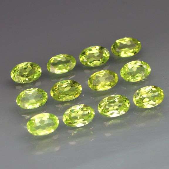 You've got sparkles for days in this 5.80ct Peridot set!