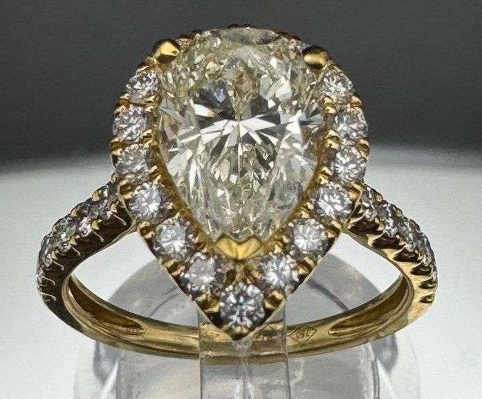 18K Yellow Gold Pear Cut Diamond Ring of 2.89ct