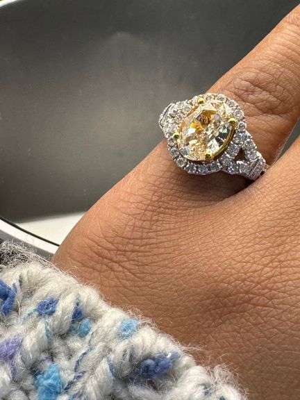 14K Two-tone Gold Oval Diamond Ring of 2.51 ct