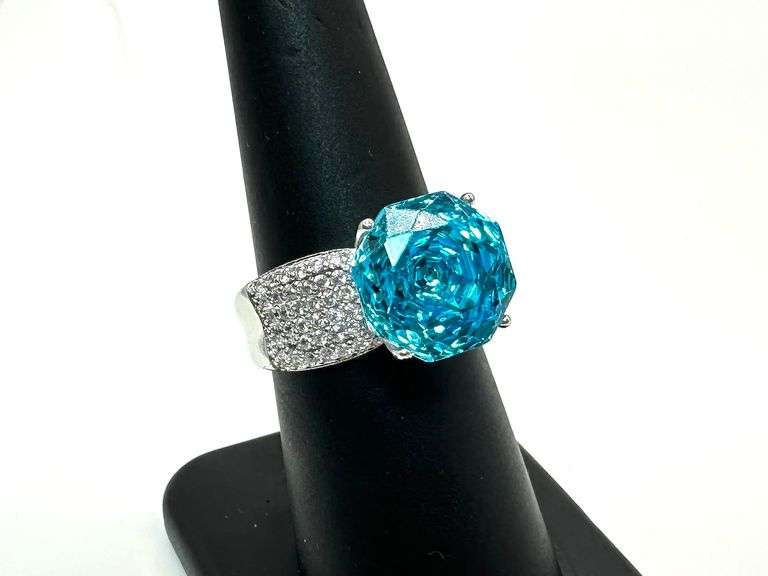 Stunning  White Gold Plate 5 Ct Rose Cut Simulated Blue Topaz Ring