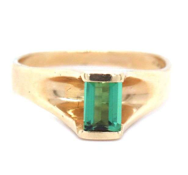 Nicely Styled 14K YG Green Tourmaline RinG