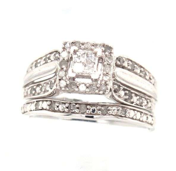 10kt White gold princess cut diamond engagement ring