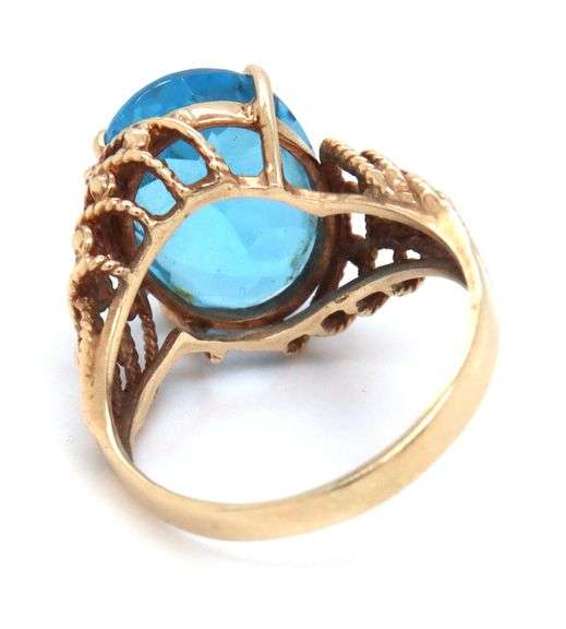Pretty 10K YG Ring with a Bold Blue Topaz