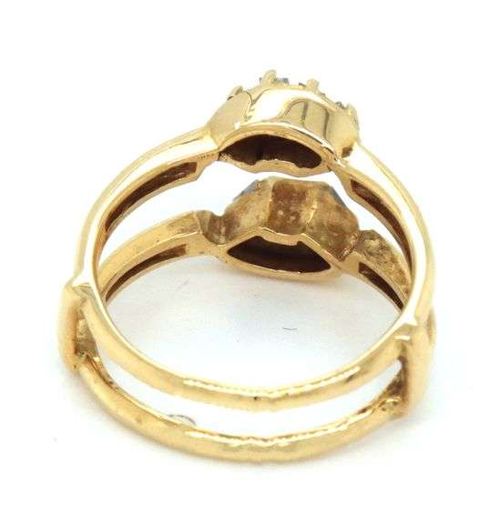 Nice 18K YG and Baguette Diamond Insert Ring