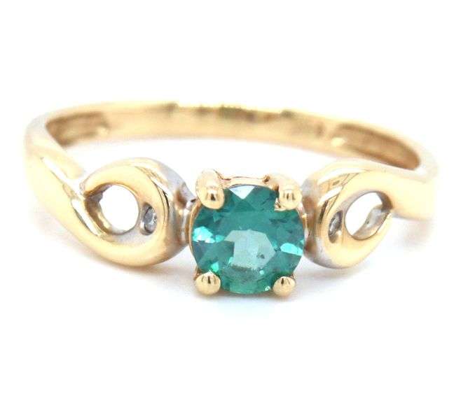Sweet 14K YG Blue Topaz Ring