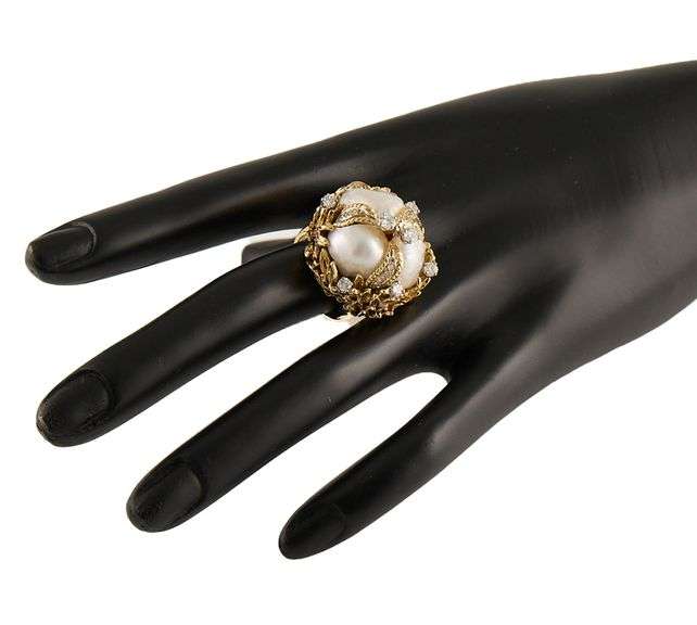 Freshwater Baroque Pearl and 0.50ctw Diamond Cocktail Ring in 18K