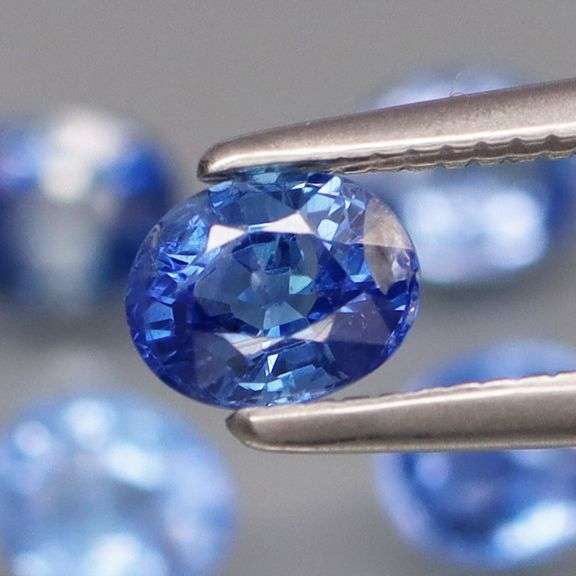 Wow! Cornflower blue! 2.56ct Sapphire set from Ceylon! Heated only!