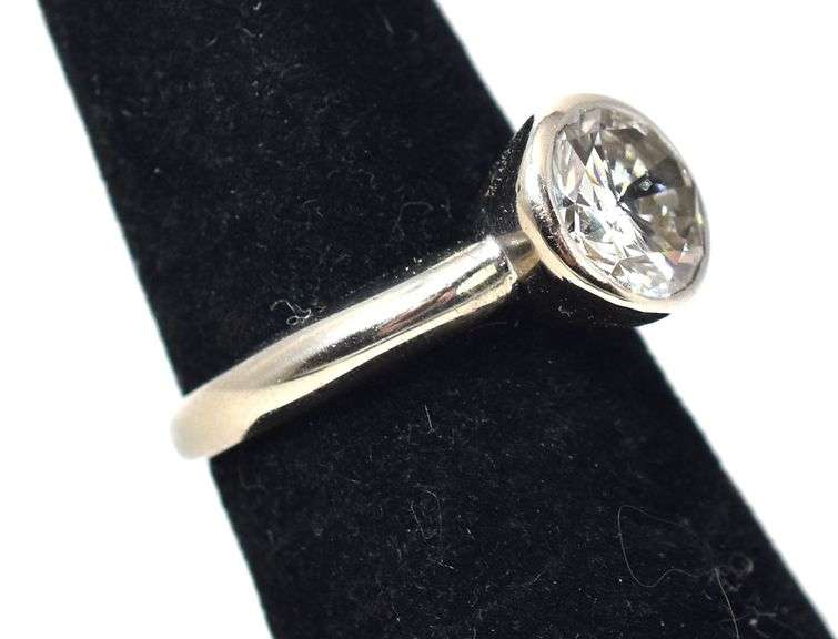 Absolutely Stunning 14K White Gold Approx. 1.76CTW  Fiery Diamond Solitaire Ring