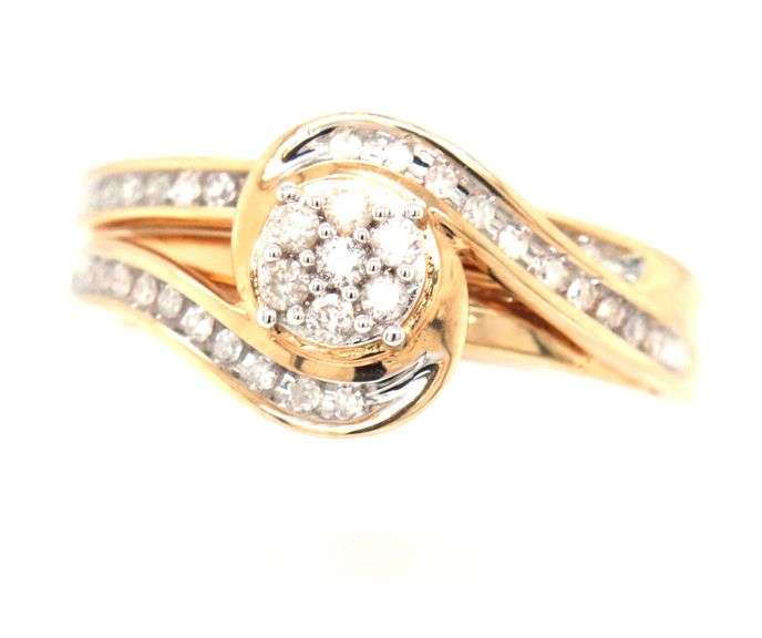 10kt Yellow gold diamond wedding set