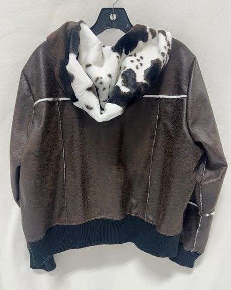 Stylish Brown Jacket with a Cozy Hood