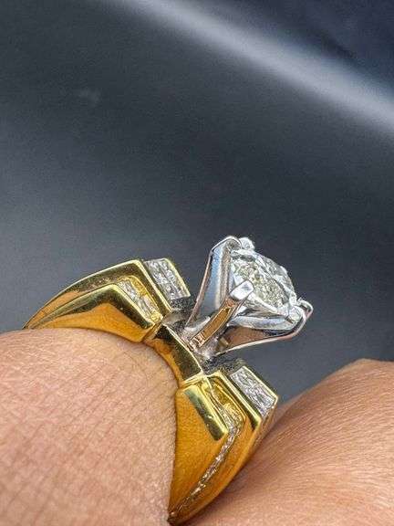 18K Yellow Gold Marquise Diamond Ring of 4.83ct