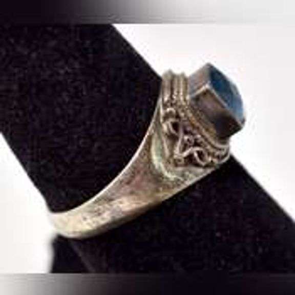 Blue Topaz Gemstone Ring in Sterling Silver.