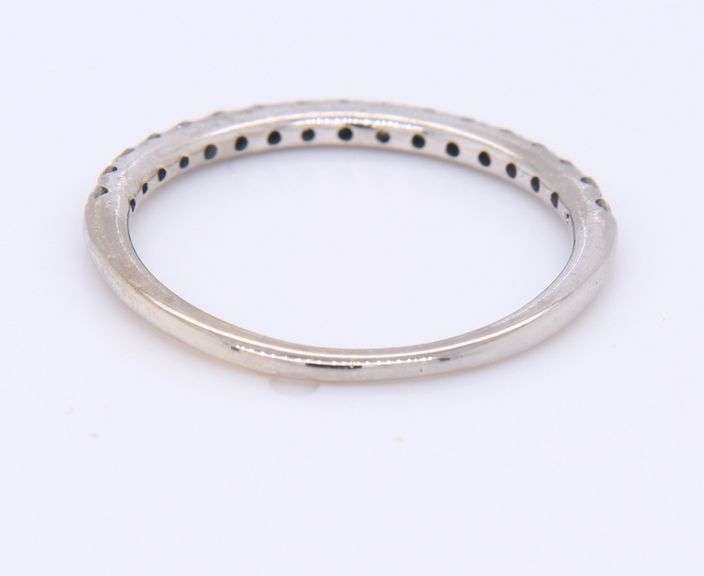 14kt White Gold 1/6ctw Round Brilliant Cut Diamond Prong Set Band