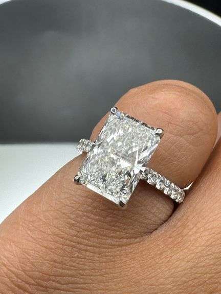 14K White Gold Radiant Cut Lab Diamond Ring of 4.57 Ct