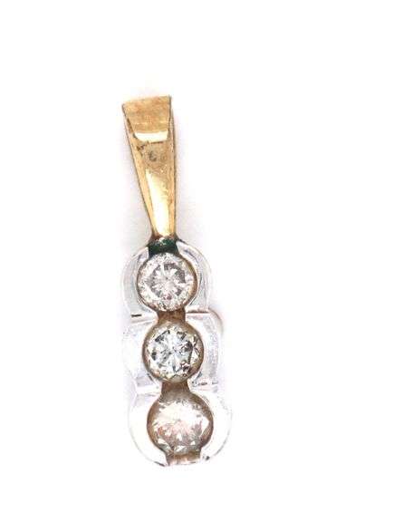 14kt Yellow gold diamond pendant