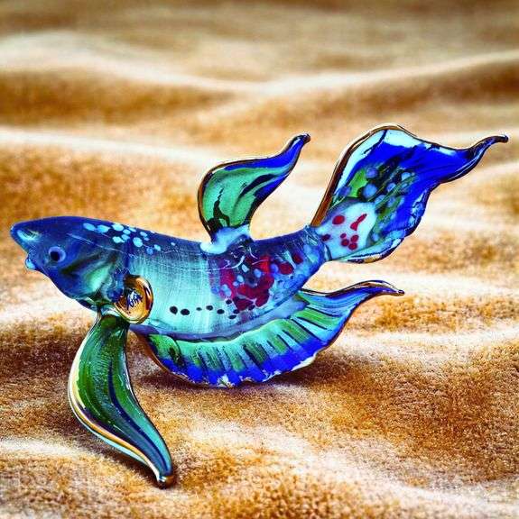 Hand Blown Glass Fighting Fish Figurine