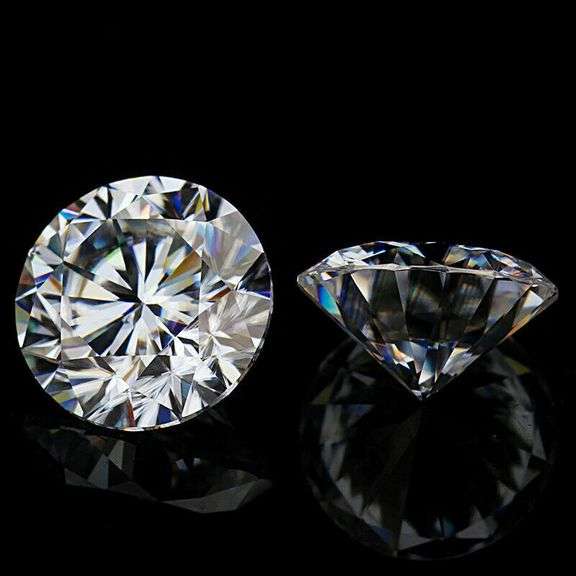 Sparkling Huge 10.5 Ct Sparkling White Fie Moissanite Solitaire