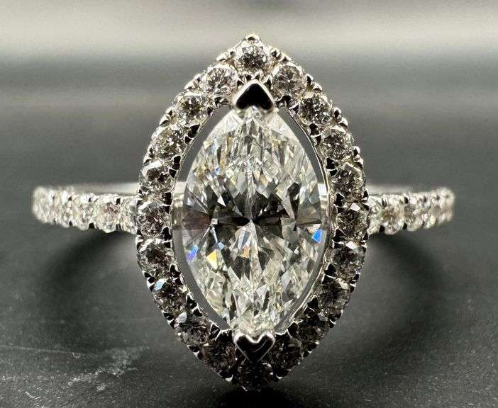 18K White Gold Marquise Cut Diamond Ring of 1.14ct